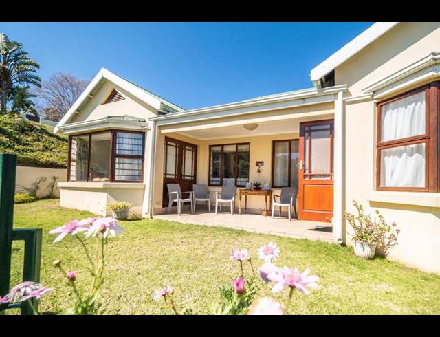 3 BEDROOM TOWNHOUSE FOR SALE IN OATLANDS NORTH